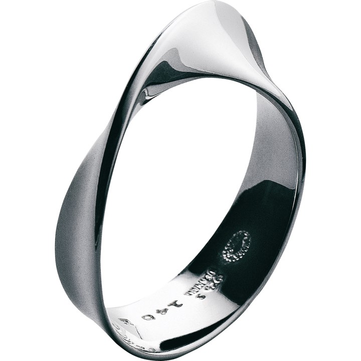 MOEBIUS Ring Zilver in de groep Ringen / Zilveren ringen bij SCANDINAVIAN JEWELRY DESIGN (20000306)