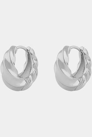 Lydia big twist earrings Silver in de groep Oorbellen / Zilveren oorbellen bij SCANDINAVIAN JEWELRY DESIGN (1292-6800-256)