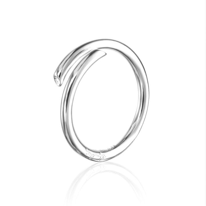 Hug Ring Zilver in de groep Ringen / Diamanten ringen bij SCANDINAVIAN JEWELRY DESIGN (13-100-01600)