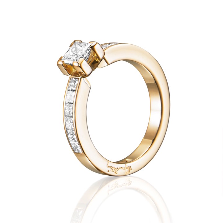 Rock Star Ring goud in de groep Ringen / Verlovings- & trouwringen bij SCANDINAVIAN JEWELRY DESIGN (13-101-00559)
