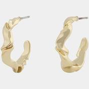 Malibu oval ear Gold in de groep Oorbellen / Gouden oorbellen bij SCANDINAVIAN JEWELRY DESIGN (1316-6300-257)