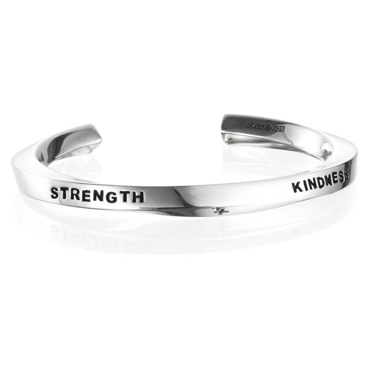 Strength & Kindness Cuff Armbanden Zilver in de groep Armbanden / Bangles bij SCANDINAVIAN JEWELRY DESIGN (14-100-01531)