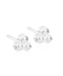MP Clover Pearl 6 mm, White in de groep Oorbellen / Pareloorbellen bij SCANDINAVIAN JEWELRY DESIGN (15-0125-59)