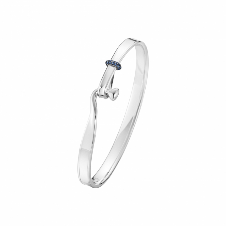 TORUN BANGLE Blue Sapphire Silver  in de groep Armbanden / Bangles bij SCANDINAVIAN JEWELRY DESIGN (20000175)