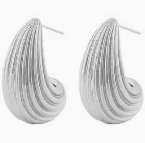 Dakota drop earrings Silver in de groep Oorbellen / Zilveren oorbellen bij SCANDINAVIAN JEWELRY DESIGN (325-6700-256)