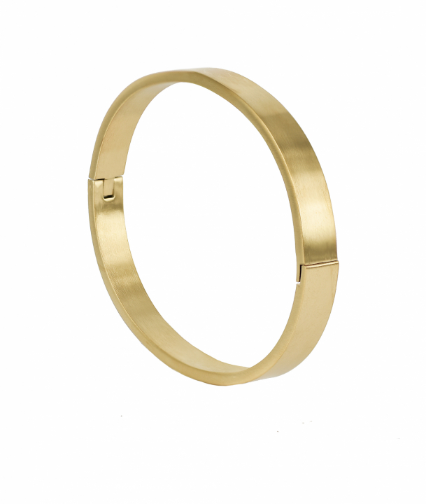 WALTER Armring Wide Matt Goud in de groep  bij SCANDINAVIAN JEWELRY DESIGN (367858)