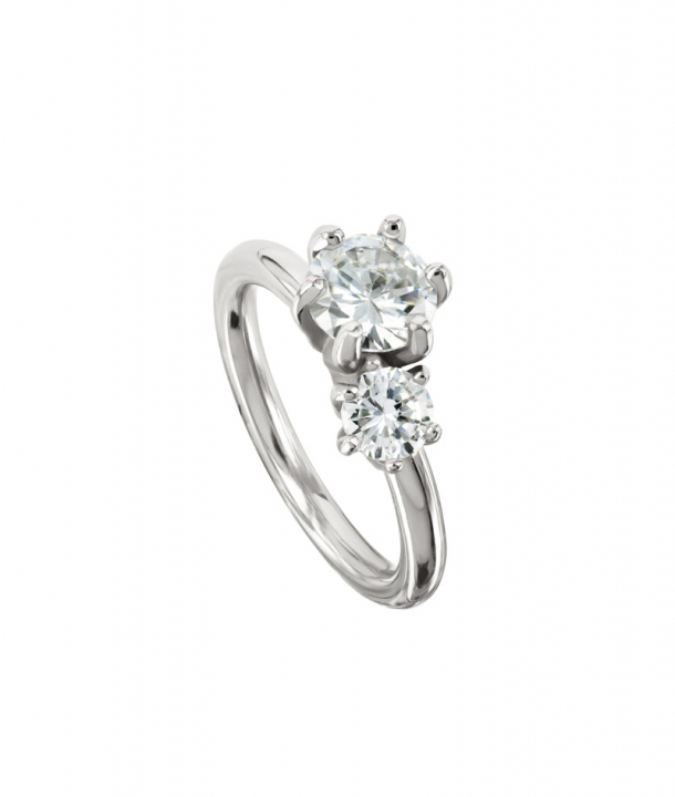 JULIE Ring SIlver in de groep Ringen / Zilveren ringen bij SCANDINAVIAN JEWELRY DESIGN (37)