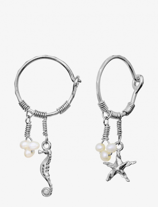 MOMI Earrings Silver in de groep Oorbellen / Pareloorbellen bij SCANDINAVIAN JEWELRY DESIGN (9872C)