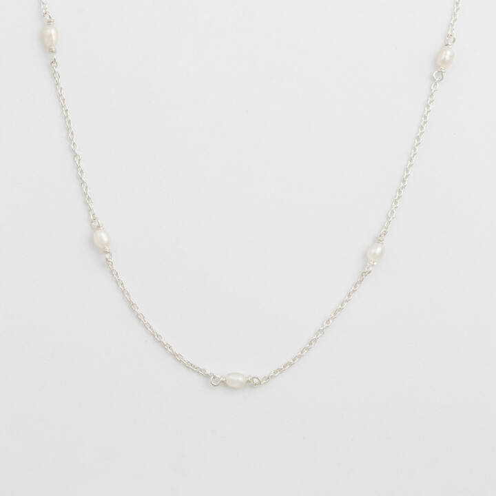 Treasure Multi Pearl Kettingen Zilver in de groep Kettingen / Zilveren kettingen bij SCANDINAVIAN JEWELRY DESIGN (NS1354)