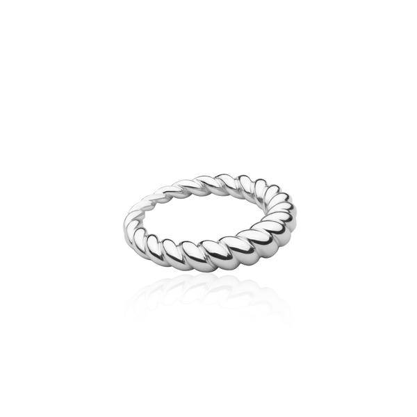 Twisted Ring (Zilver) in de groep Ringen bij SCANDINAVIAN JEWELRY DESIGN (R2107RHS0)