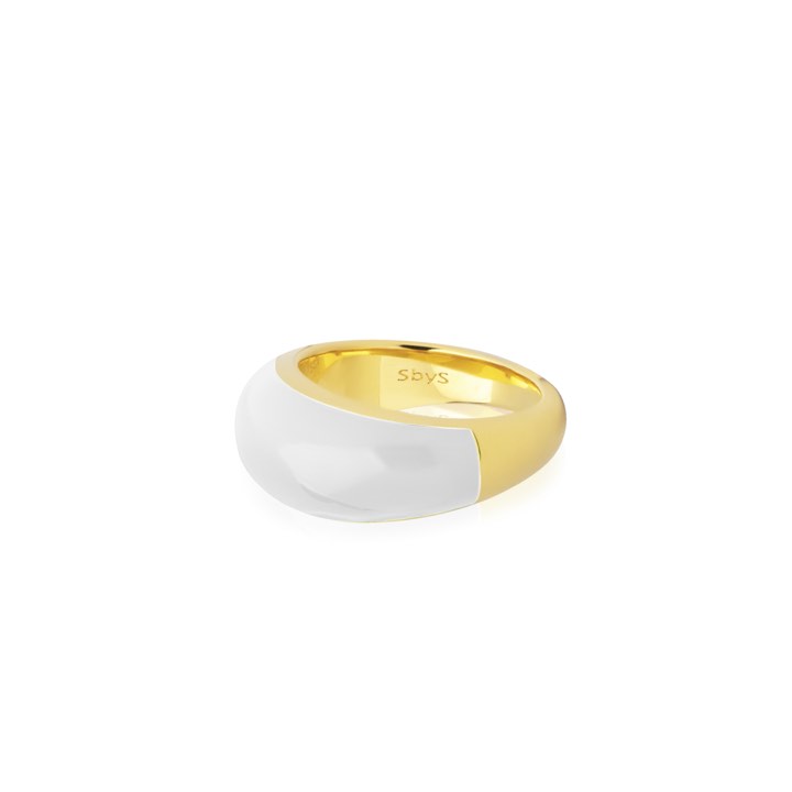Enamel bold ring white in de groep Ringen / Gouden ringen bij SCANDINAVIAN JEWELRY DESIGN (R2202GPEW)