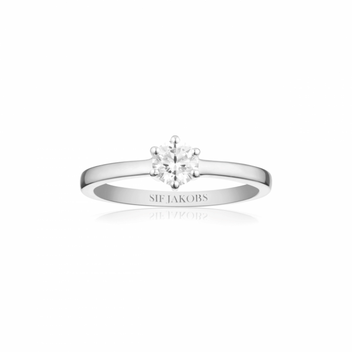 ELLERA UNO PIANURA GRANDE Ring Vita Zirkoner Zilver in de groep Ringen / Zilveren ringen bij SCANDINAVIAN JEWELRY DESIGN (SJ-R42283-CZ)