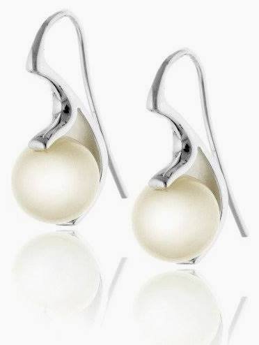 Sweetness pearl Earrings Silver in de groep Oorbellen / Zilveren oorbellen bij SCANDINAVIAN JEWELRY DESIGN (s204)