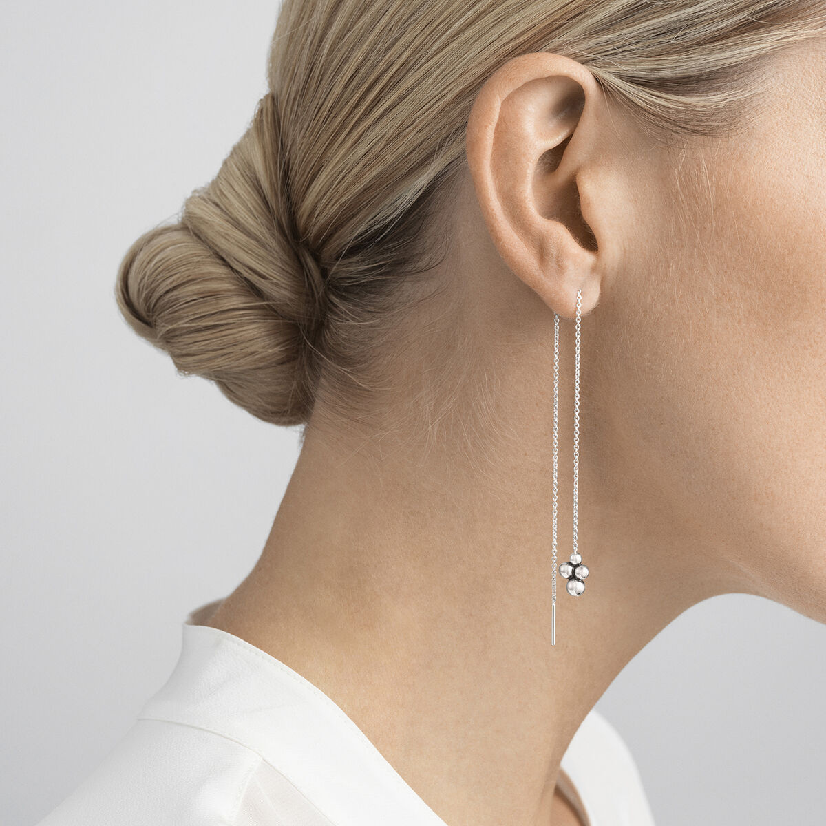 MOONLIGHT GRAPES THREADER Oorbel Zilver