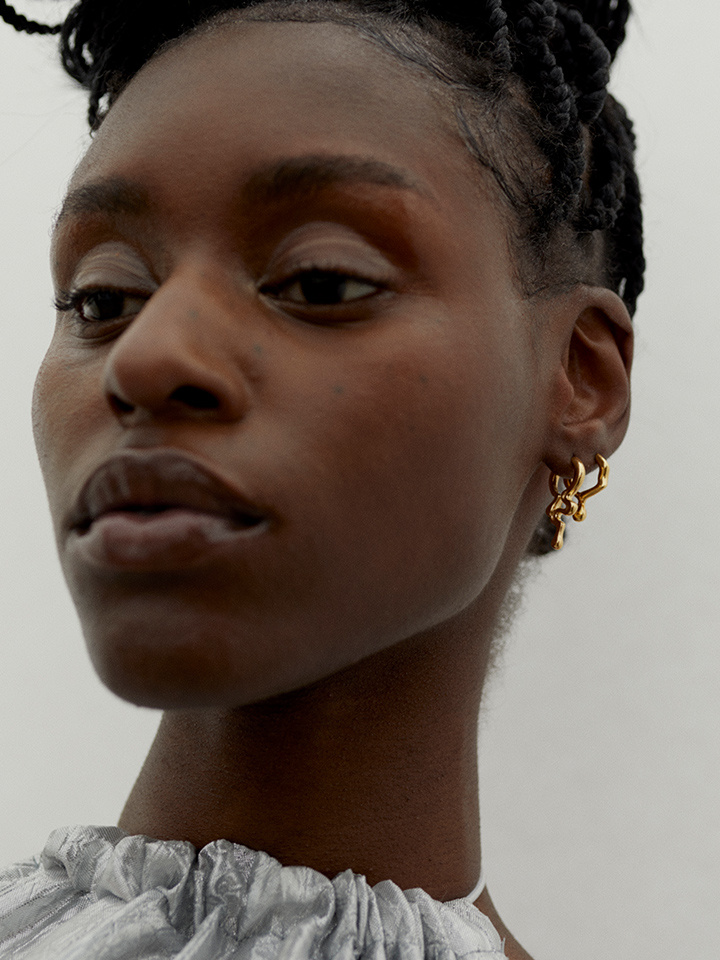 Mira Huggie Goldplated Silver (One)