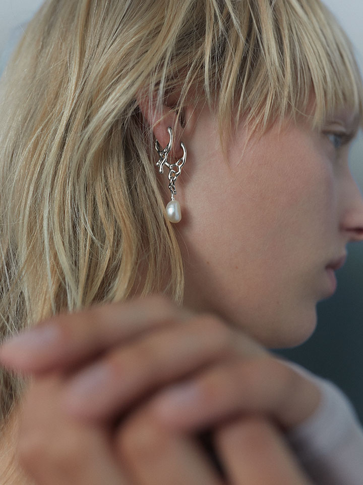 Sortedam Huggie Silver