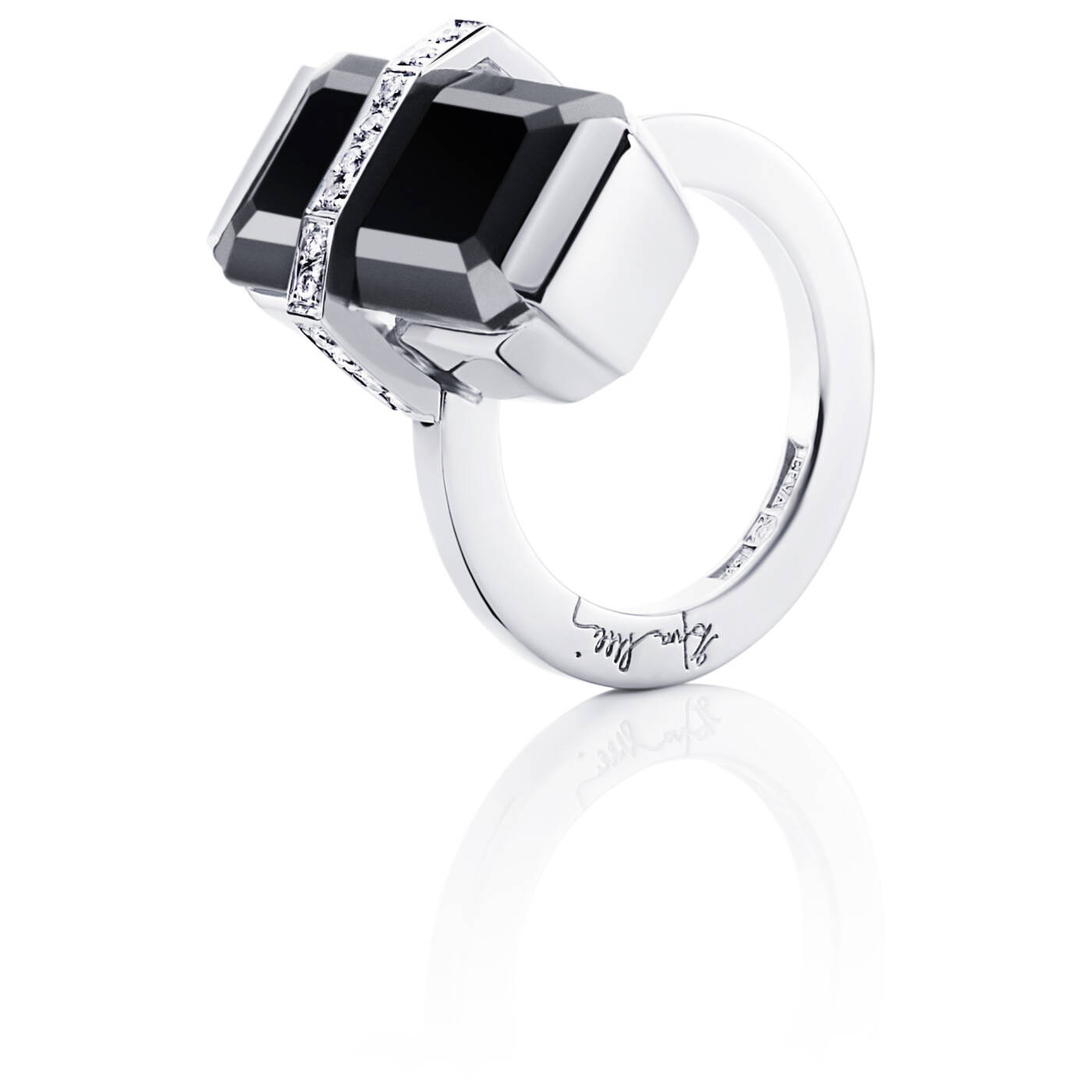 Bend Over - Onyx Ring Witgoud