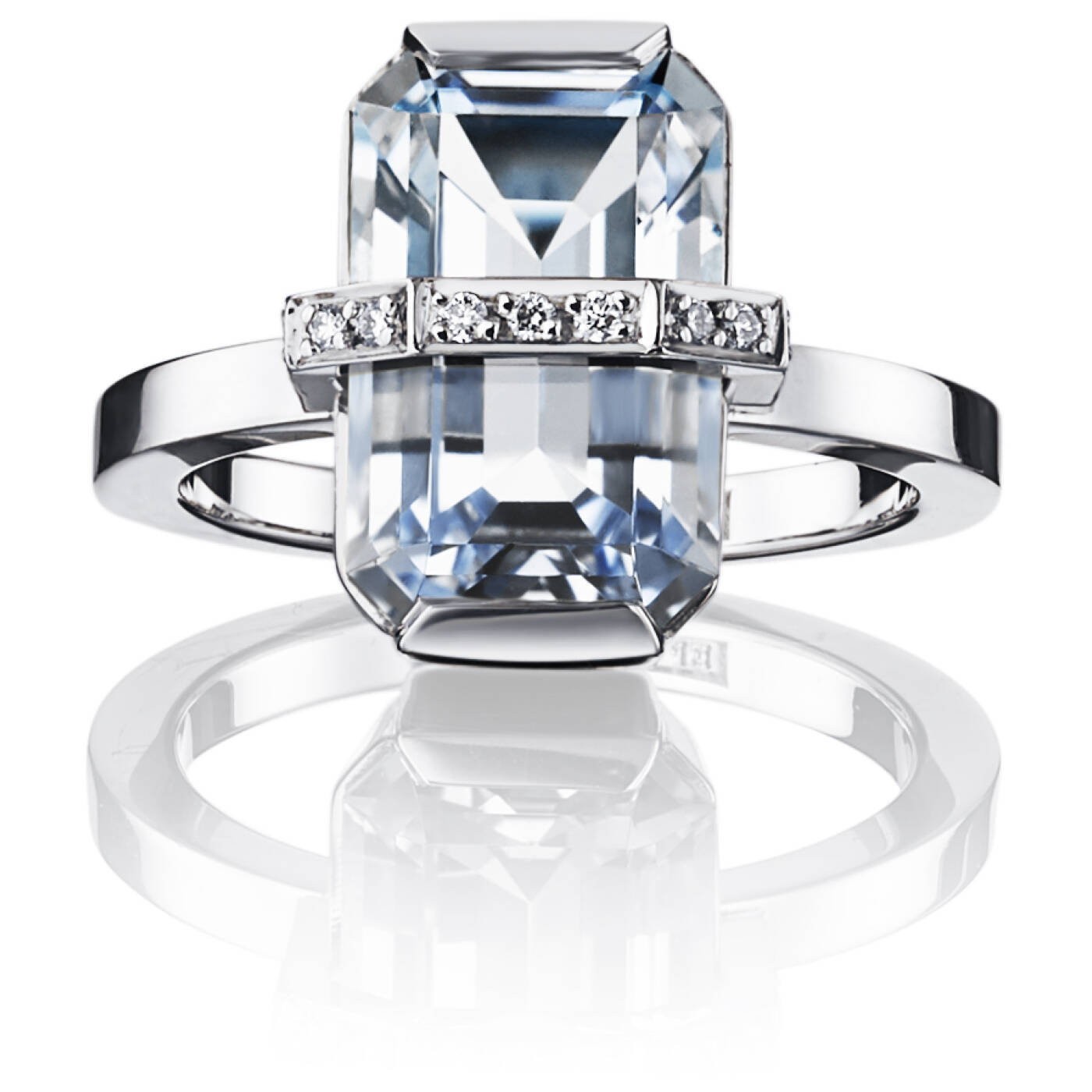 Little Bend Over - Aquamarine Ring Witgoud