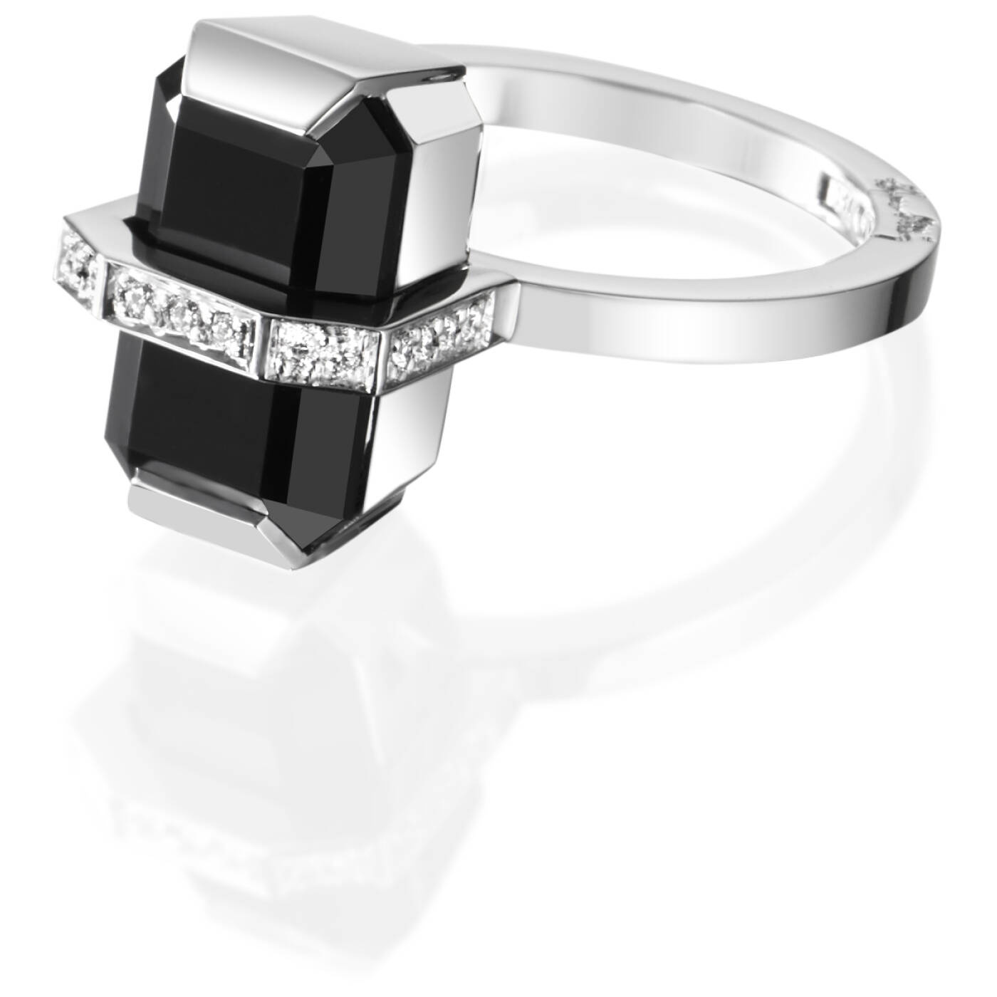 Little Bend Over - Onyx Ring Witgoud