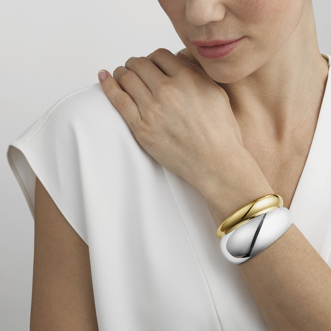 CURVE MEDIUM BANGLE Armbanden goud Zilver