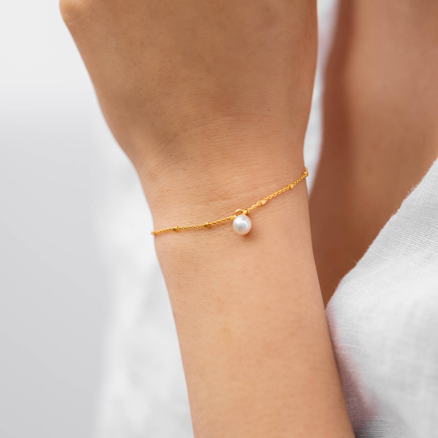 Treasure Single Pearl Bracelet Gold