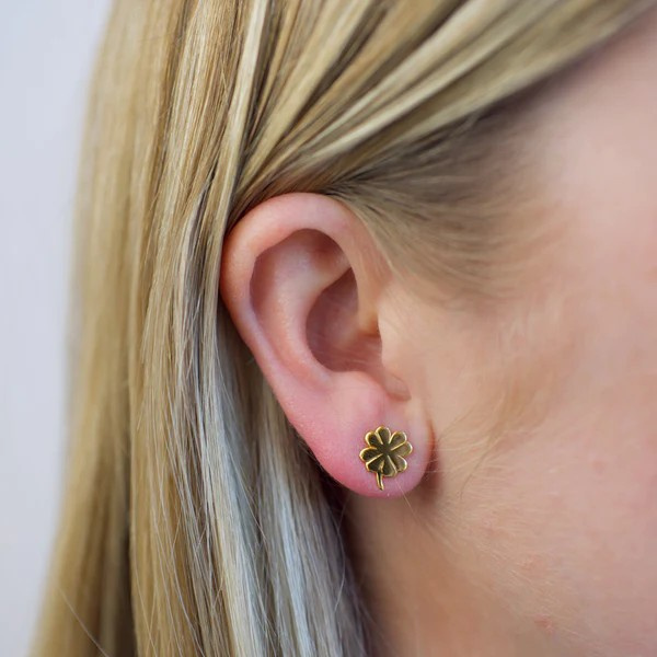 Clover studs Goud